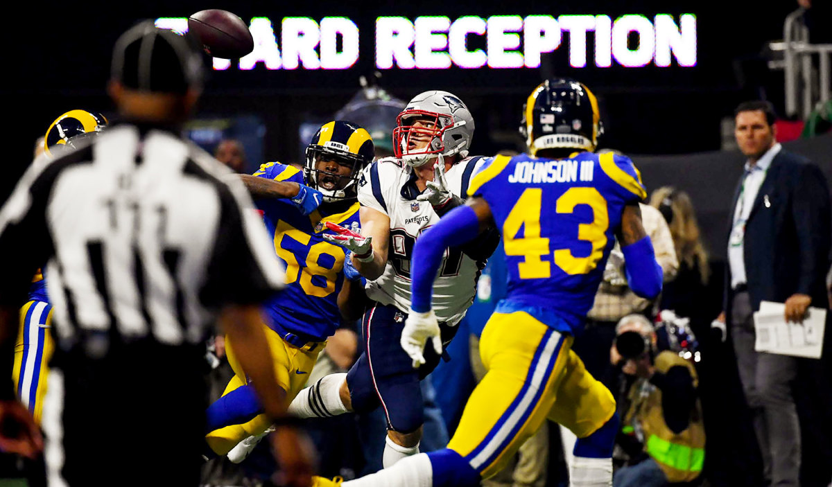 sb53-gronk-catch-jwm.jpg